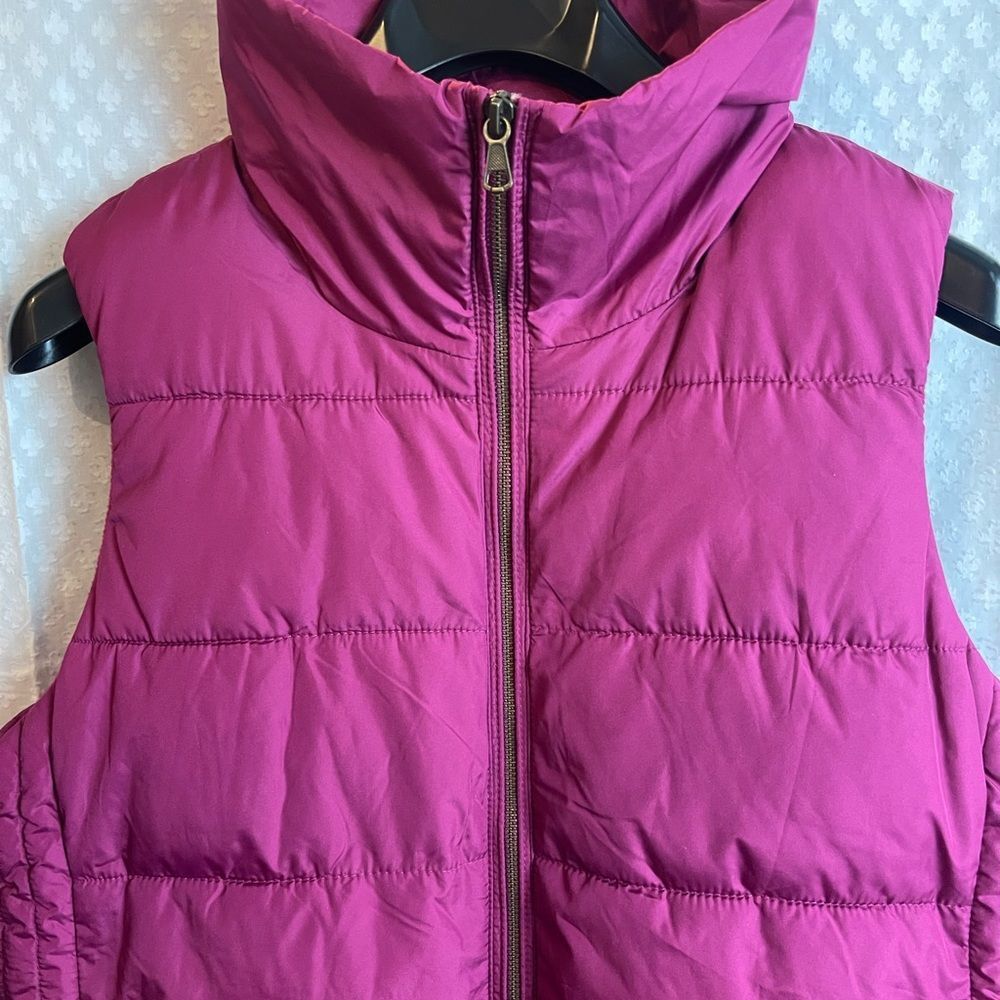 OLD NAVY puffer vest - burgundy color - size large